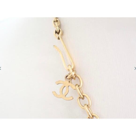 ❌❌𝑆𝑂𝐿𝐷❌❌Vintage Chanel Clover Necklace - Picture 2 of 4